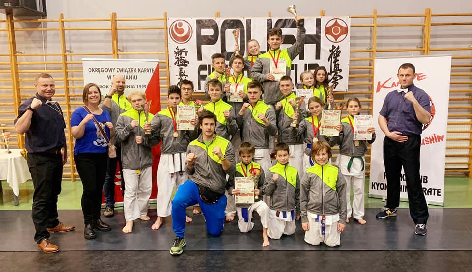 Medale młodych karateków z Poznania - Polish Fighter Cup 2021