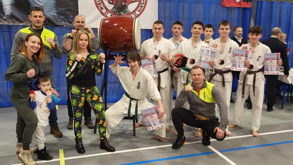 Karatecy z Poznańskiej Szkoły Kyokushin Karate po turnieju w Mielnie