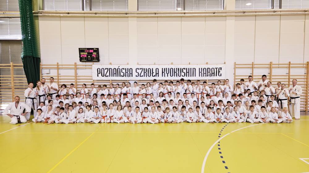 Najmłodsi karatecy po egzaminie na stopnie szkoleniowe